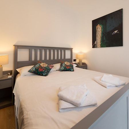 Seaside Elegance Suites Komiža Екстериор снимка