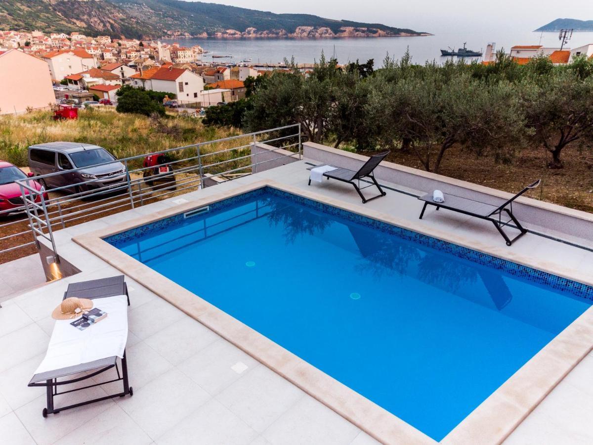 Seaside Elegance Suites Komiža Екстериор снимка