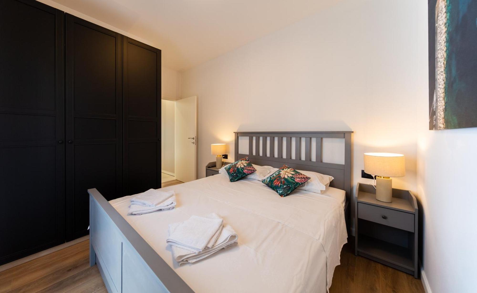 Seaside Elegance Suites Komiža Екстериор снимка